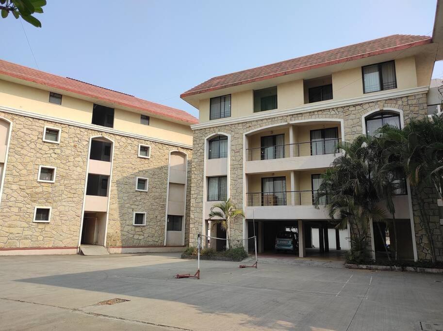 Apartment 1bhk Ac Service 116