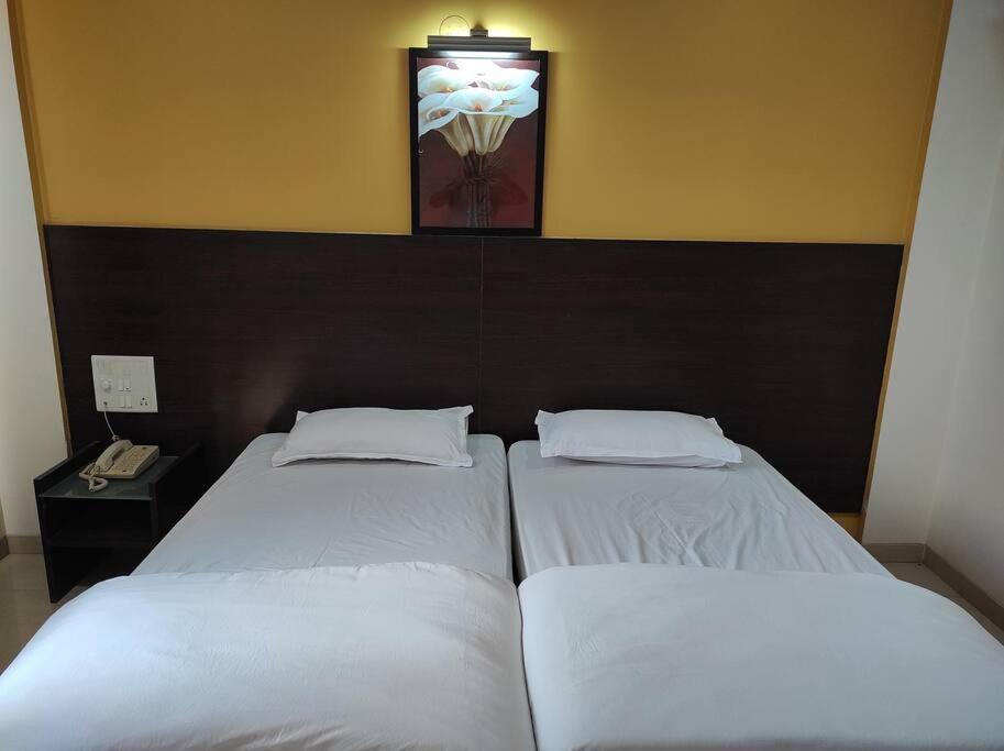 1bhk Ac Service 116 Apartment *