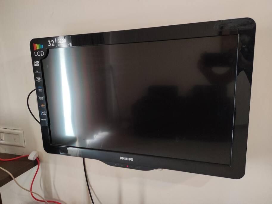 Apartment 1bhk Ac Service 116 *